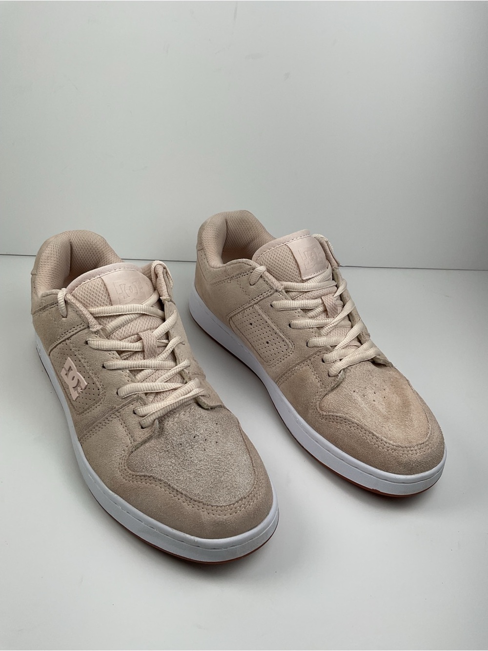 DC Manteca 4 Women’s Size 10 Beige Suede Skate Sneakers Casual Shoes - Picture 3 of 12